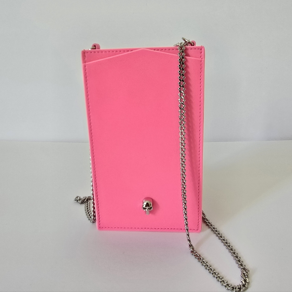 Alexander McQueen Skull Leather Phone-Case-On-Chain Fuchsia - Picture 2 of 8